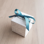 Boîte cadeau LOU - Gris Empreinte ⭐ Personnalisable