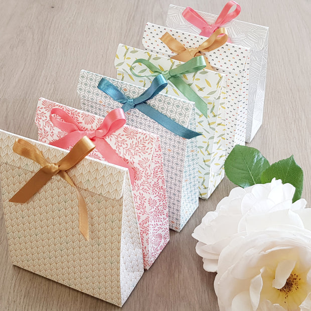 lot de 6 pochettes cadeaux réutilisables made in France papier recyclable doré rose bleu vert gris multicolore Les Belles Musettes emballages cadeaux écolo 